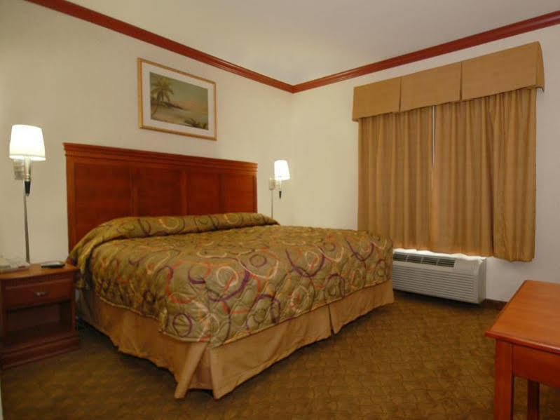 Best Western Ingleside Inn & Suites Exterior photo