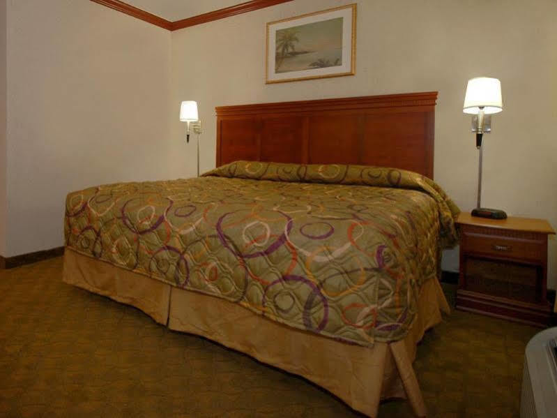 Best Western Ingleside Inn & Suites Exterior photo
