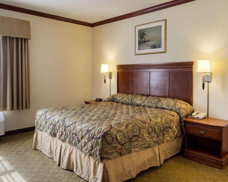 Best Western Ingleside Inn & Suites Exterior photo
